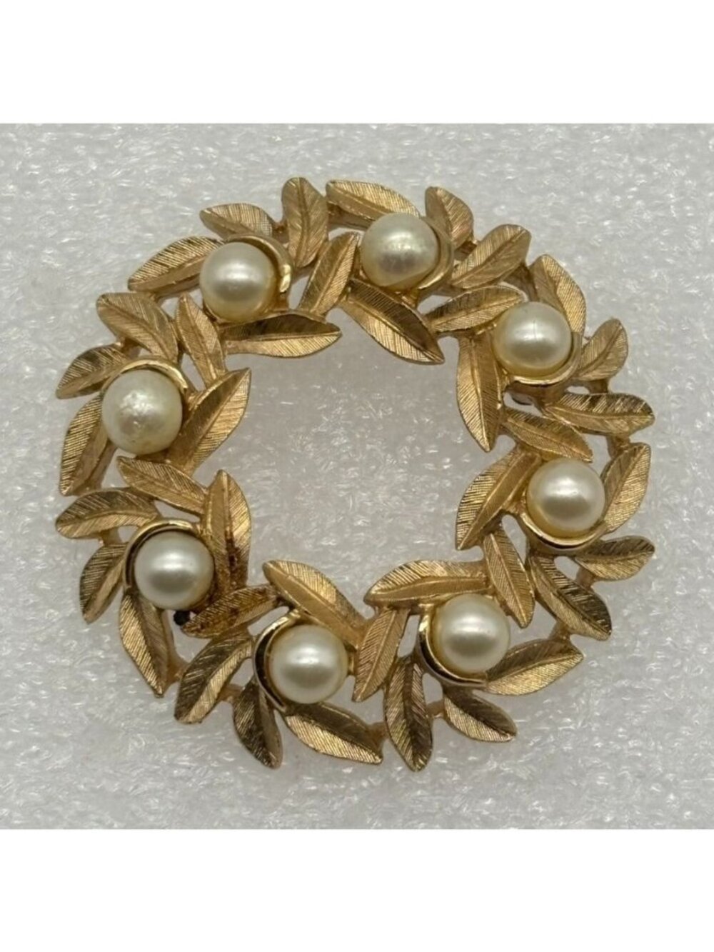 Vintage Avon Faux Pearl in Gold-Tone Metal Wreath Brooch Pin Signed and Like New